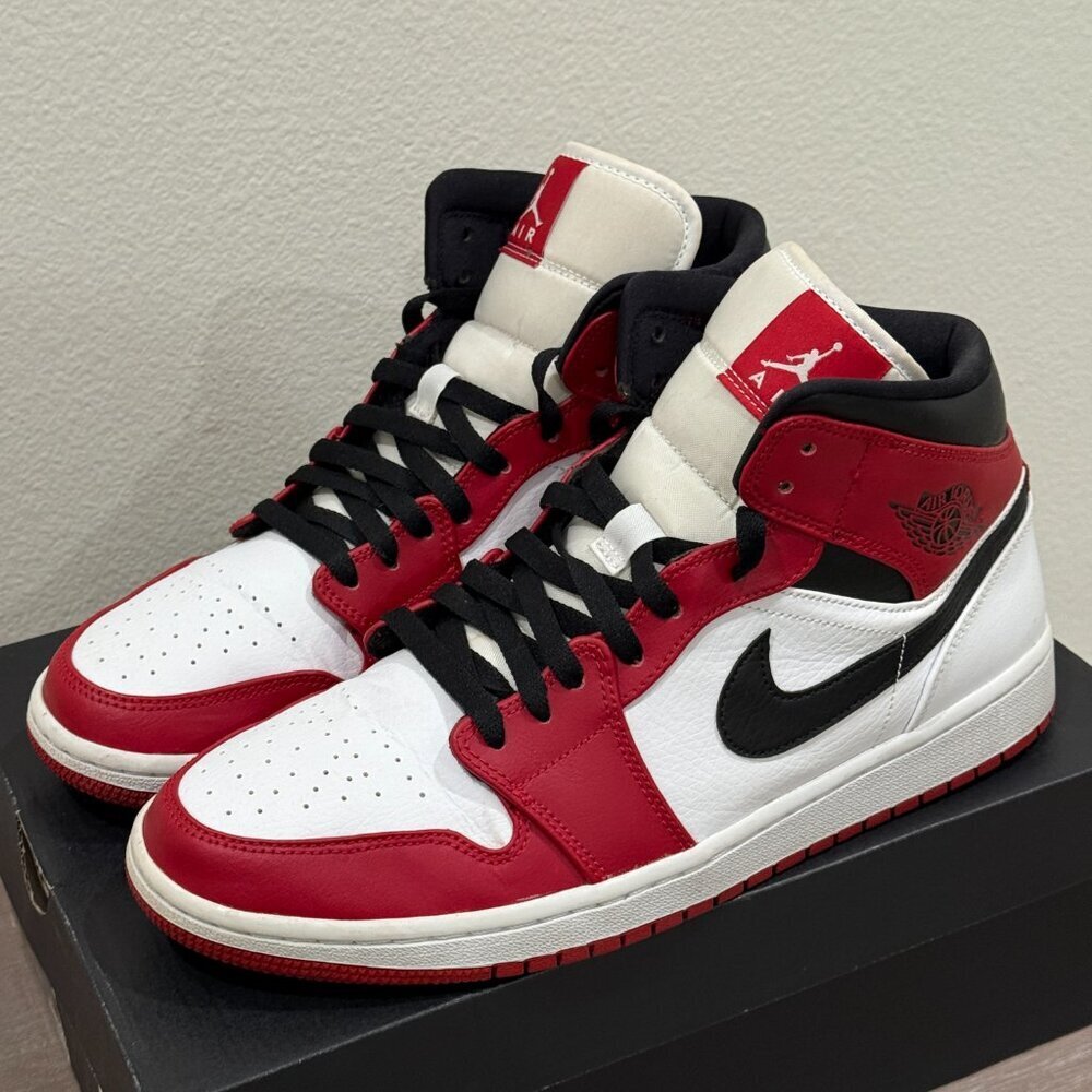 AIR JORDAN 1 MID "Chicago 2020" - Picture 3 of 12